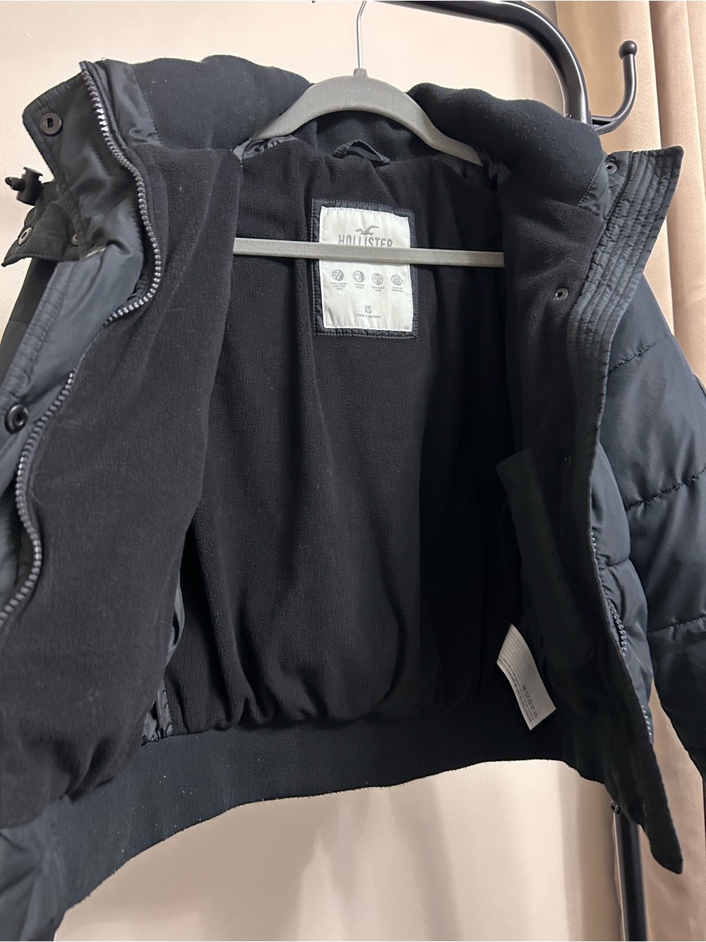 Hollister Black Quilted Puff Jacket with Ribbed Hem - Picture 3 of 6